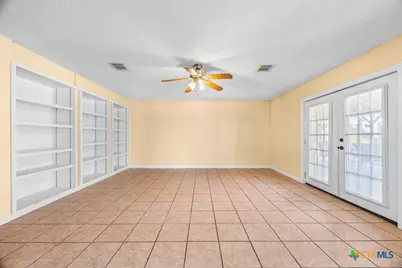 797 Killarney Road, Floresville, TX 78114 - Photo 11