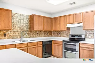 797 Killarney Rd, Floresville, TX 78114 - Photo 17