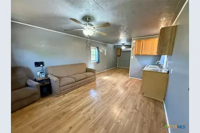 1112 W Houston Avenue, Seadrift, TX 77983 - Photo 3