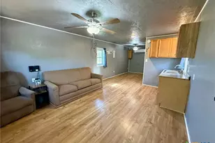 1112 W Houston Ave, Seadrift, TX 77983 - Photo 3