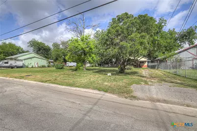 1244 W Bridge Street, New Braunfels, TX 78130 - Photo 23