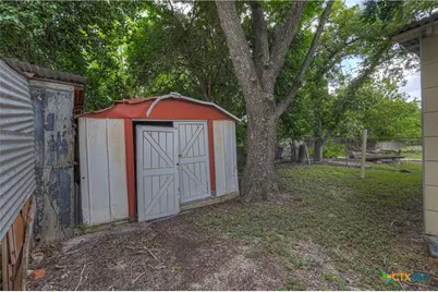 1244 W Bridge Street, New Braunfels, TX 78130 - Photo 21