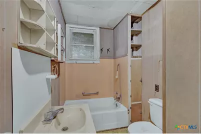 1244 W Bridge Street, New Braunfels, TX 78130 - Photo 7
