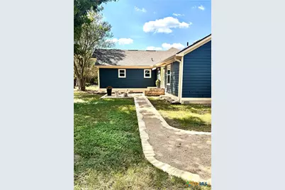 1430 N Hamilton Street, Gonzales, TX 78629 - Photo 3