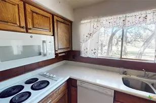 608 W Mustang Ln, San Marcos, TX 78666 - Photo 27