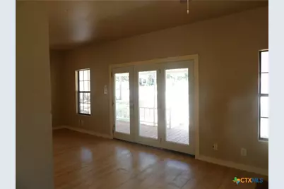 493 W Jahn Street, New Braunfels, TX 78130 - Photo 3