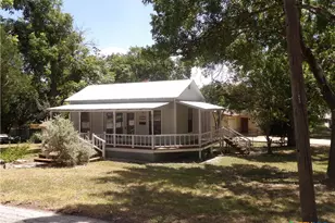 493 W Jahn St, New Braunfels, TX 78130 - Photo 23
