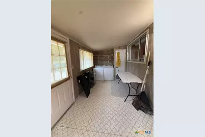 342 S Market Street, New Braunfels, TX 78130 - Photo 5