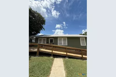 342 S Market Street, New Braunfels, TX 78130 - Photo 1