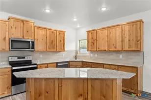 828 Elijah La, Lampasas, TX 76550 - Photo 11