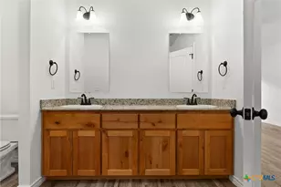 828 Elijah La, Lampasas, TX 76550 - Photo 17