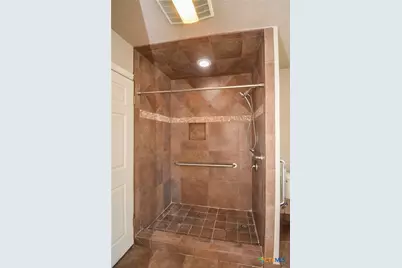 201 Canterbury Lane, Victoria, TX 77904 - Photo 25