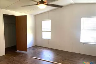590 Lee St, Victoria, TX 77905 - Photo 9