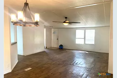590 Lee Street, Victoria, TX 77905 - Photo 5
