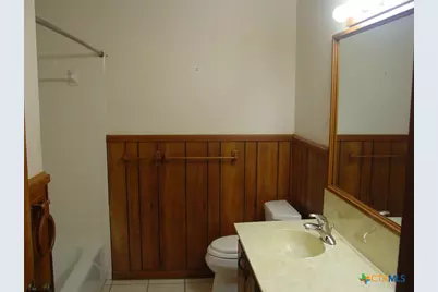 406 Sherwood Drive, Victoria, TX 77901 - Photo 13