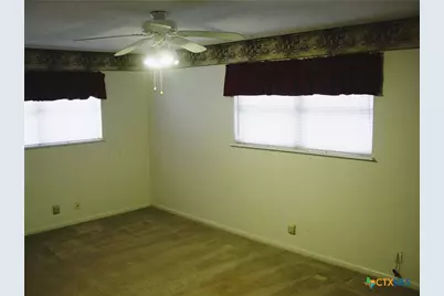 406 Sherwood Drive, Victoria, TX 77901 - Photo 9