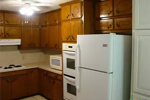 406 Sherwood Dr, Victoria, TX 77901 - Photo 7