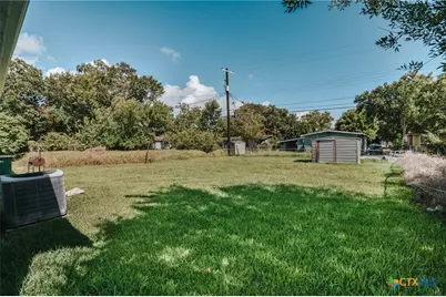 1804 E Guadalupe Street, Victoria, TX 77901 - Photo 17