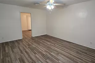 1611 N 10th St, Killeen, TX 76541 - Photo 7