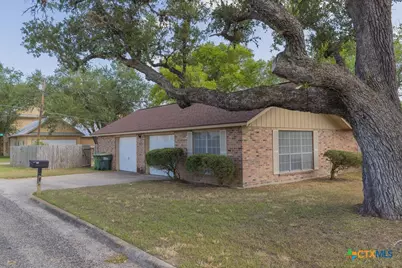 201 Oak Lane, Cuero, TX 77954 - Photo 3