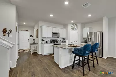 437 Signe, Seguin, TX 78155 - Photo 5