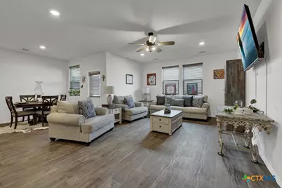 437 Signe, Seguin, TX 78155 - Photo 11