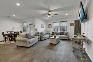 437 Signe, Seguin, TX 78155 - Photo 11
