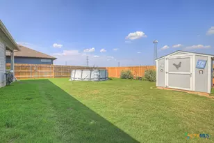 437 Signe, Seguin, TX 78155 - Photo 25