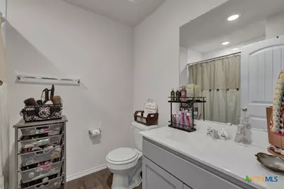 437 Signe, Seguin, TX 78155 - Photo 15