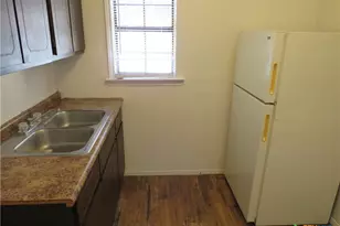 1305 S 5th St, Temple, TX 76504 - Photo 5