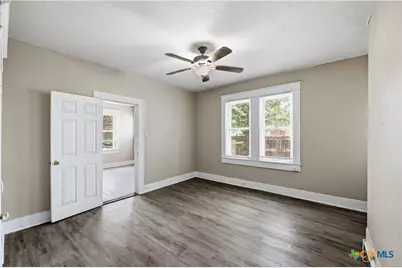 214 E Huff Avenue, San Antonio, TX 78214 - Photo 11