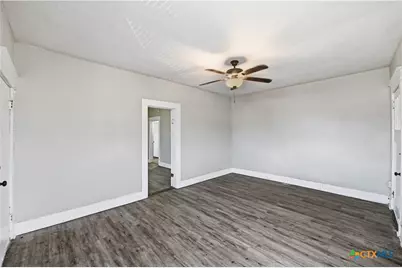 214 E Huff Avenue, San Antonio, TX 78214 - Photo 7