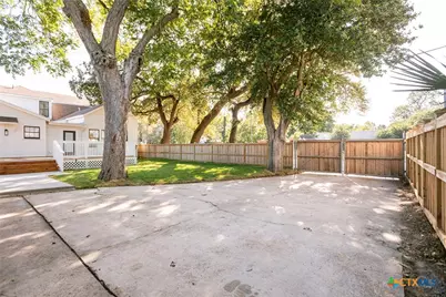 308 W Stayton Avenue, Victoria, TX 77901 - Photo 45