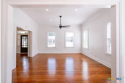 308 W Stayton Avenue, Victoria, TX 77901 - Photo 9