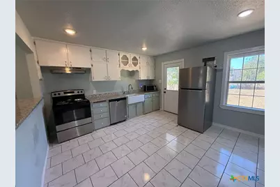 111 N 16th Street, Gatesville, TX 76528 - Photo 7