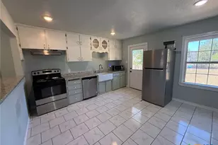 111 N 16th St, Gatesville, TX 76528 - Photo 7