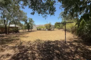 111 N 16th St, Gatesville, TX 76528 - Photo 21