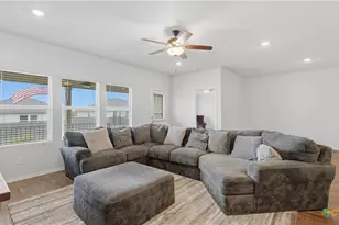 908 Pronghorn Trl, Seguin, TX 78155 - Photo 5