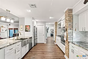 413 Salisbury Ln, Victoria, TX 77904 - Photo 9