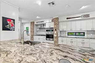 413 Salisbury Ln, Victoria, TX 77904 - Photo 11