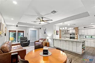 413 Salisbury Ln, Victoria, TX 77904 - Photo 7