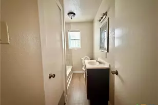 914 Kleine St, Gonzales, TX 78629 - Photo 7