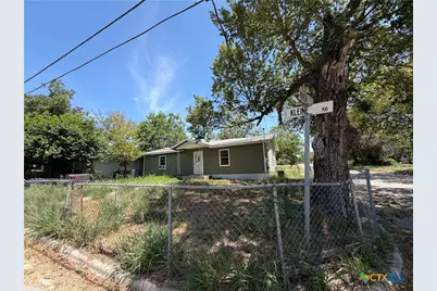 914 Kleine Street, Gonzales, TX 78629 - Photo 1