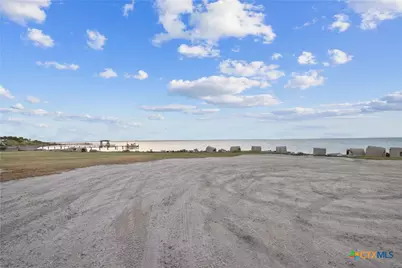 890 N Quailrun Avenue, Port Lavaca, TX 77979 - Photo 31