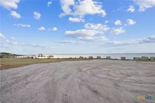 890 N Quailrun Ave, Port Lavaca, TX 77979 - Photo 31
