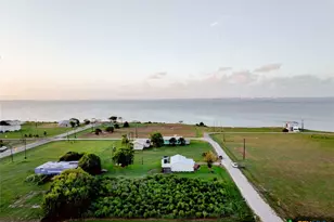 890 N Quailrun Ave, Port Lavaca, TX 77979 - Photo 35
