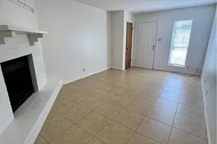 201 Versailles St, Victoria, TX 77904 - Photo 3