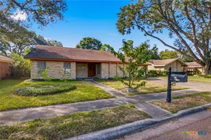 108 Castleway St, Victoria, TX 77904 - Photo 3