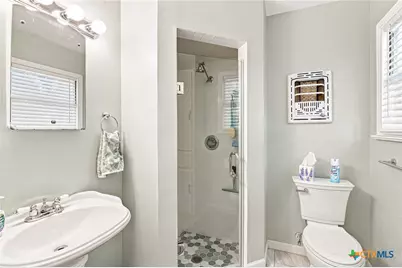 404 Cherokee Lane, Victoria, TX 77901 - Photo 15