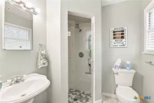 404 Cherokee Ln, Victoria, TX 77901 - Photo 15
